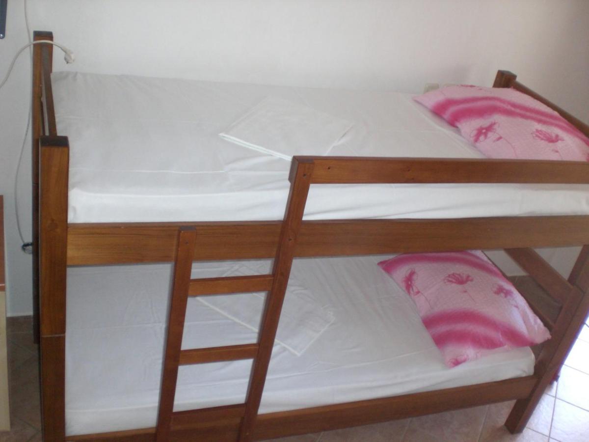 Apartmani Vesna Vir Exterior foto
