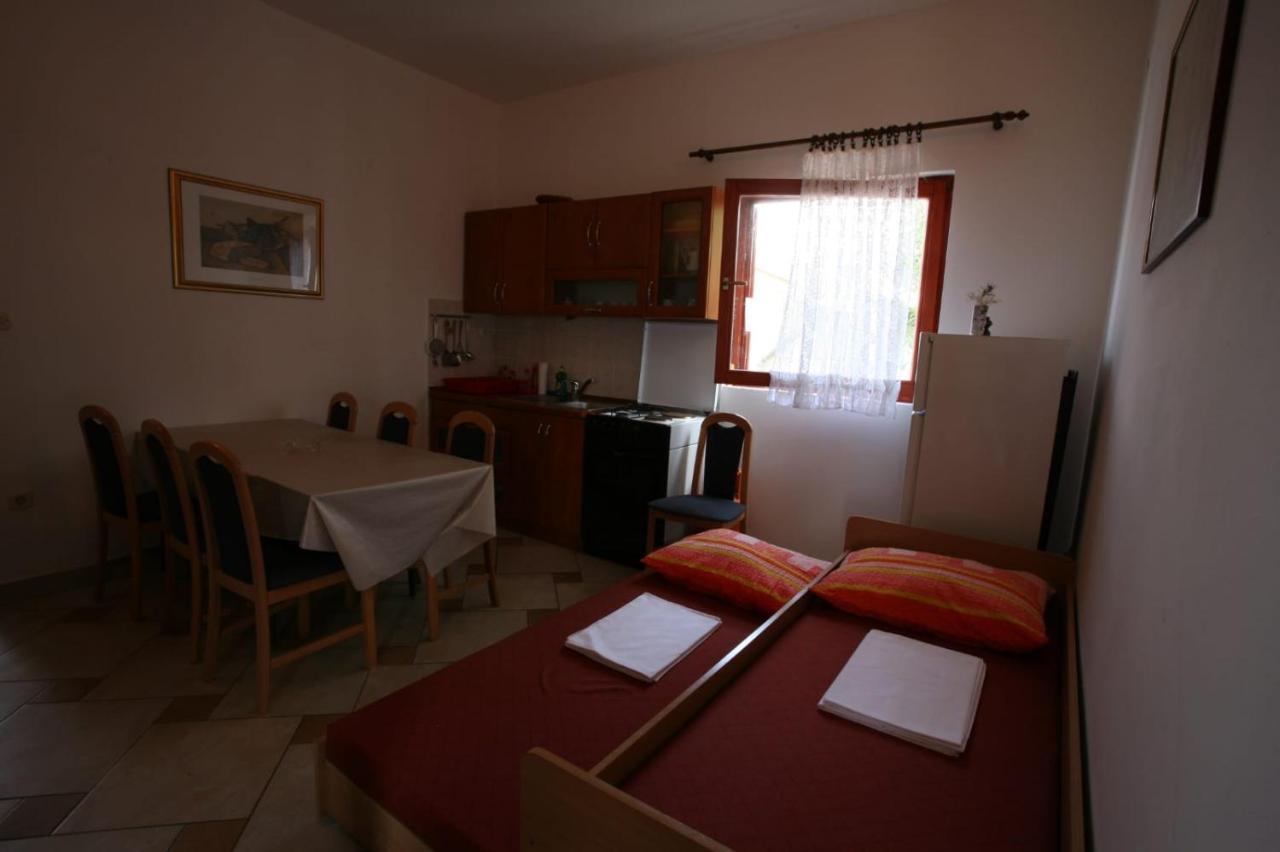 Apartmani Vesna Vir Exterior foto