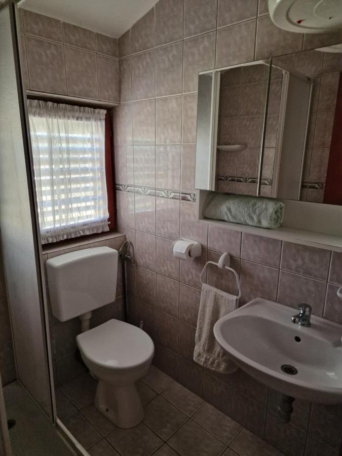 Apartmani Vesna Vir Exterior foto