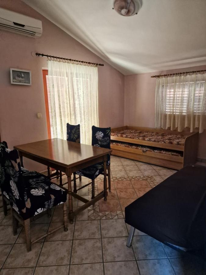 Apartmani Vesna Vir Exterior foto