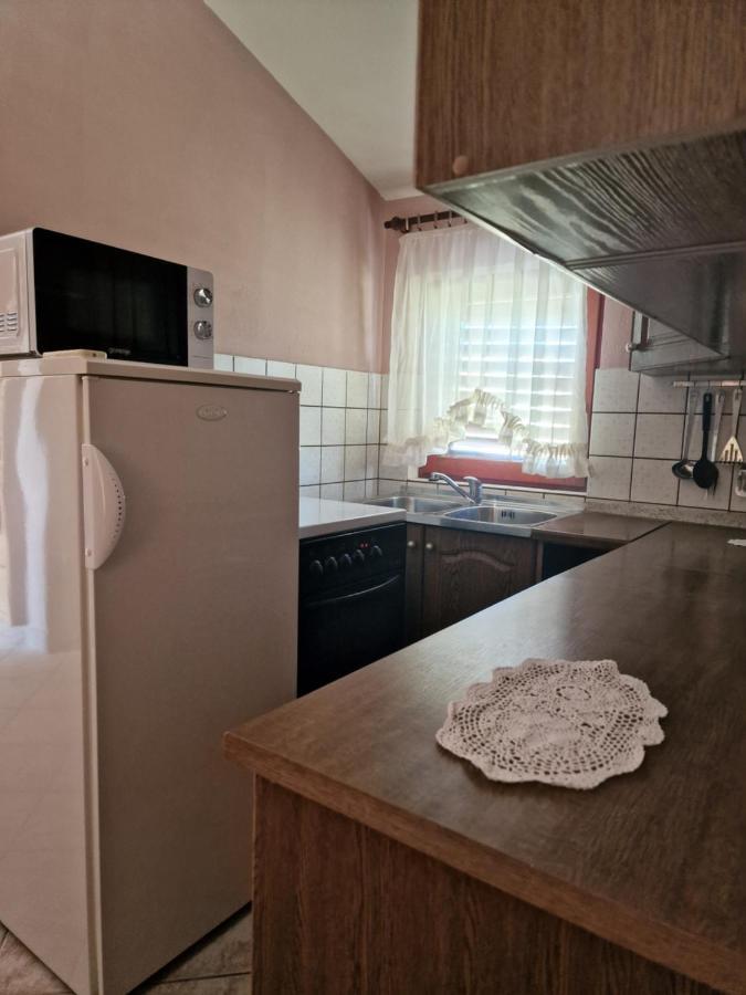 Apartmani Vesna Vir Exterior foto